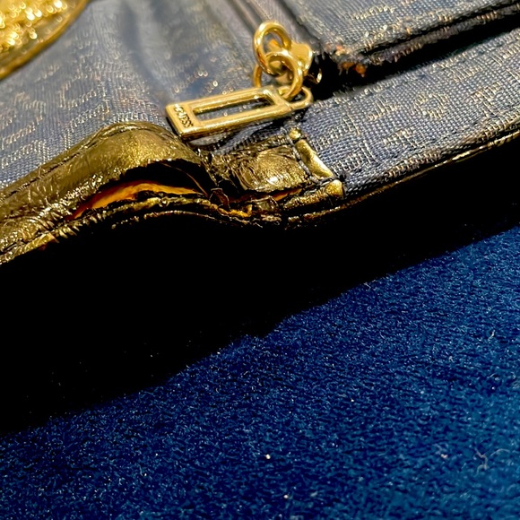 Guess Dramatic Blue Detailed Wallet - Picture 4 of 4